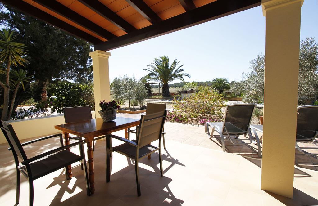 Hostal Vivendes Adelina - Escapada Formentera Es Pujols Exterior foto