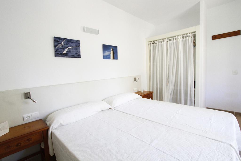 Hostal Vivendes Adelina - Escapada Formentera Es Pujols Exterior foto