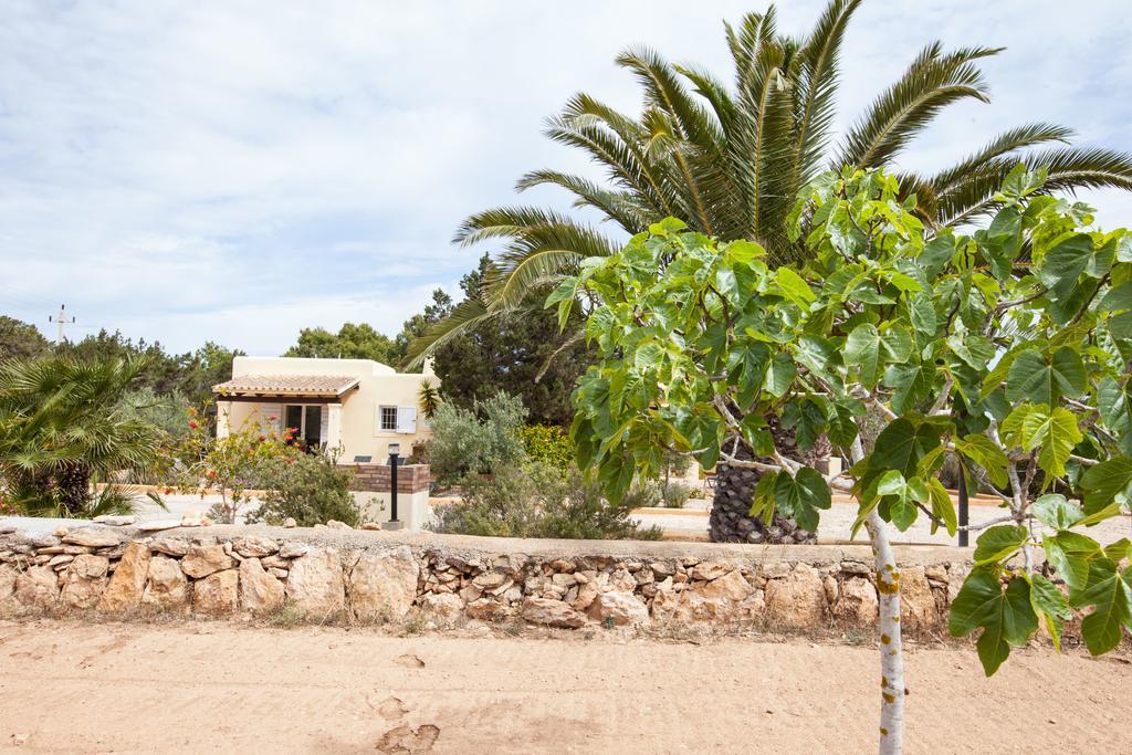 Hostal Vivendes Adelina - Escapada Formentera Es Pujols Exterior foto